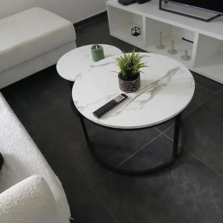 Lisa Apartment *